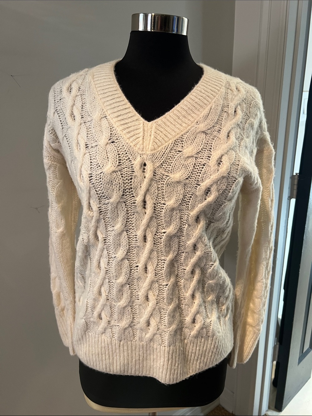 Vince Cream Cable-Knit V-Neck Sweater